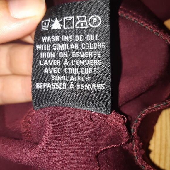 Le Chateau Burgundy Pencil Skirt - Picture 5 of 6